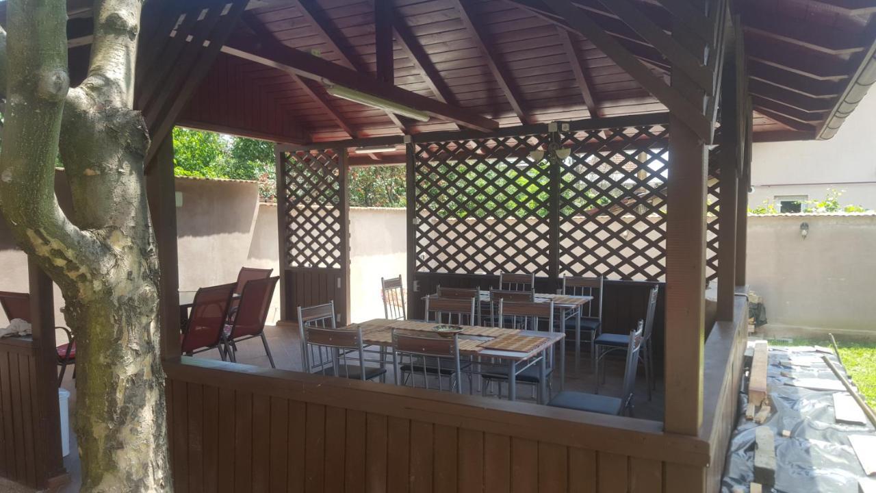 Vila Alex Hotel Călimăneşti Kültér fotó