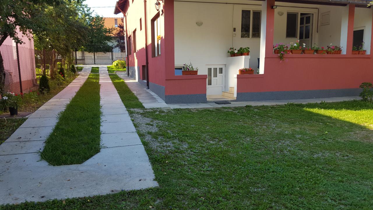 Vila Alex Hotel Călimăneşti Kültér fotó